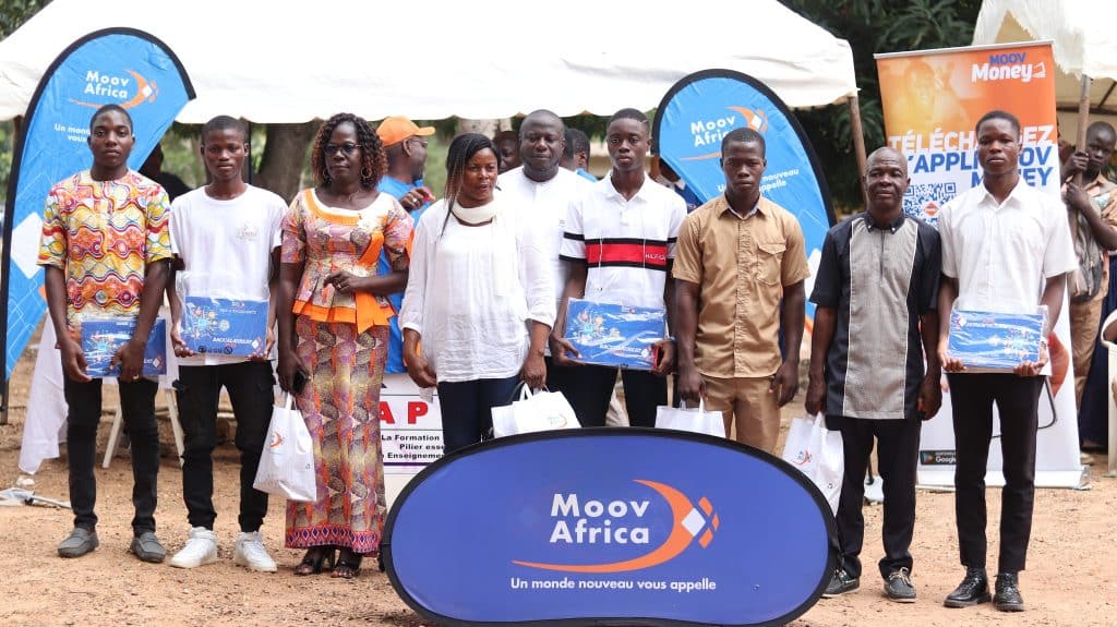 Moov Africa CI récompense les meilleurs bacheliers de la région du Marahoué