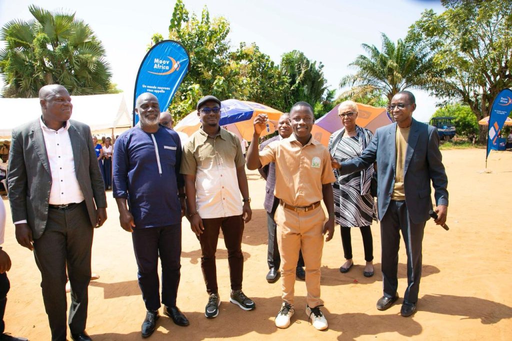 Inauguration de la bibliothèque multimédia au Lycée Moderne Goffry Kouassi Raymond de Sassandra